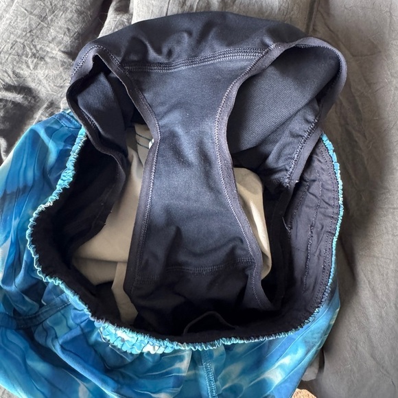 Lululemon Tracker Short V *4"
Tidal Multi 8 - Picture 7 of 7